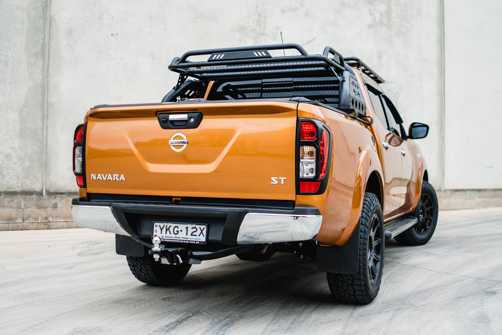 Rear Black Taillight Tail Light Trim Covers Suitable For Nissan Navara NP300 SL Facelift 2021