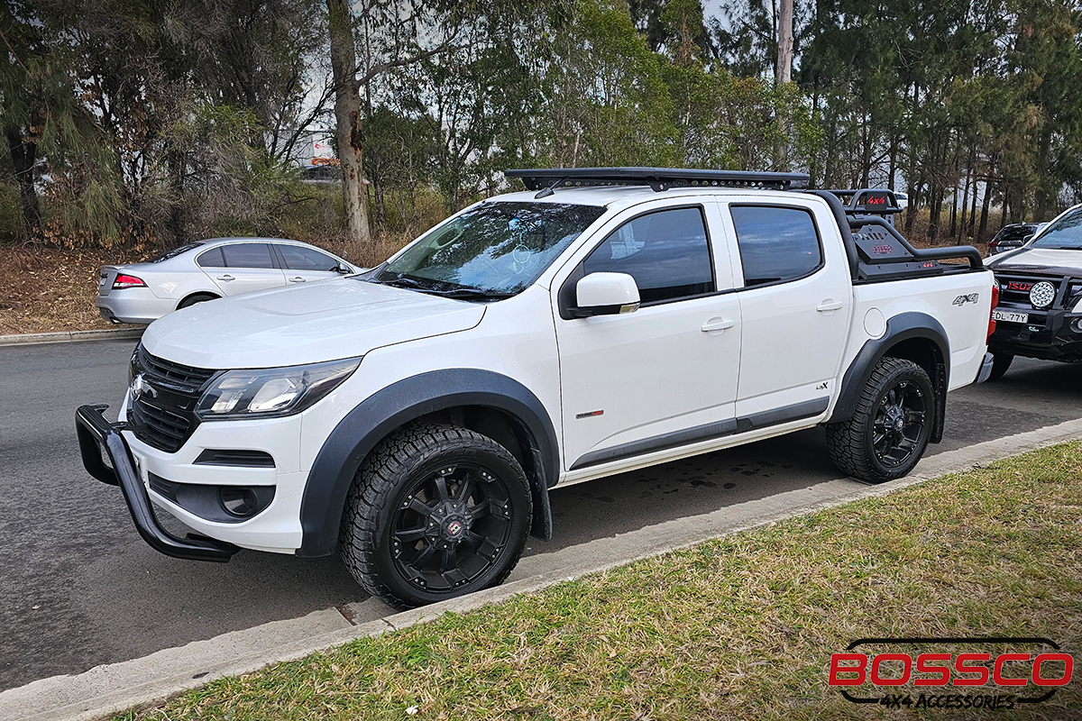 Black Bulldog Nudge Bar Suitable For Holden Colorado 2012-2020 (Suits Front parking Sensors)