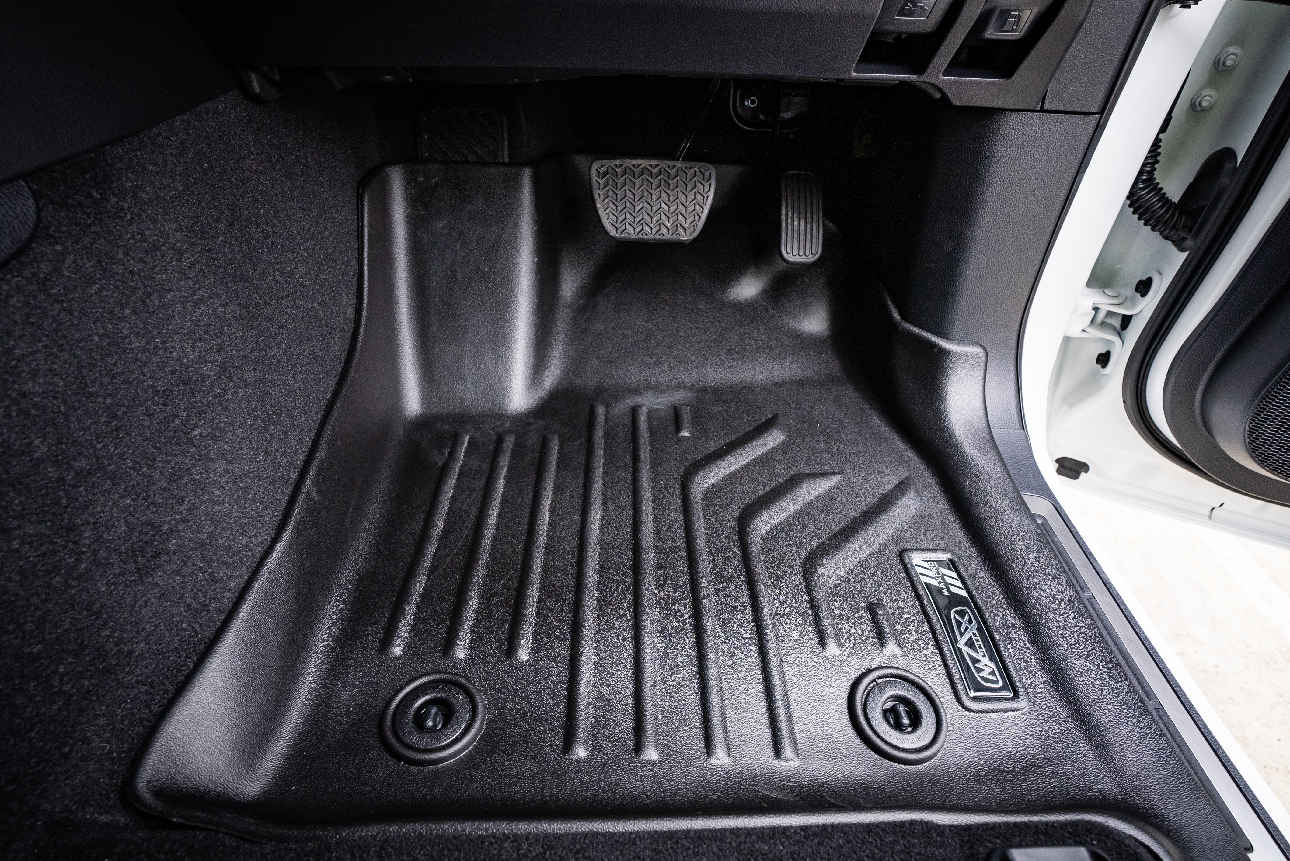 Floor Liners Suitable For NF Volkswagen Amarok 2022+ Rows 1 & 2