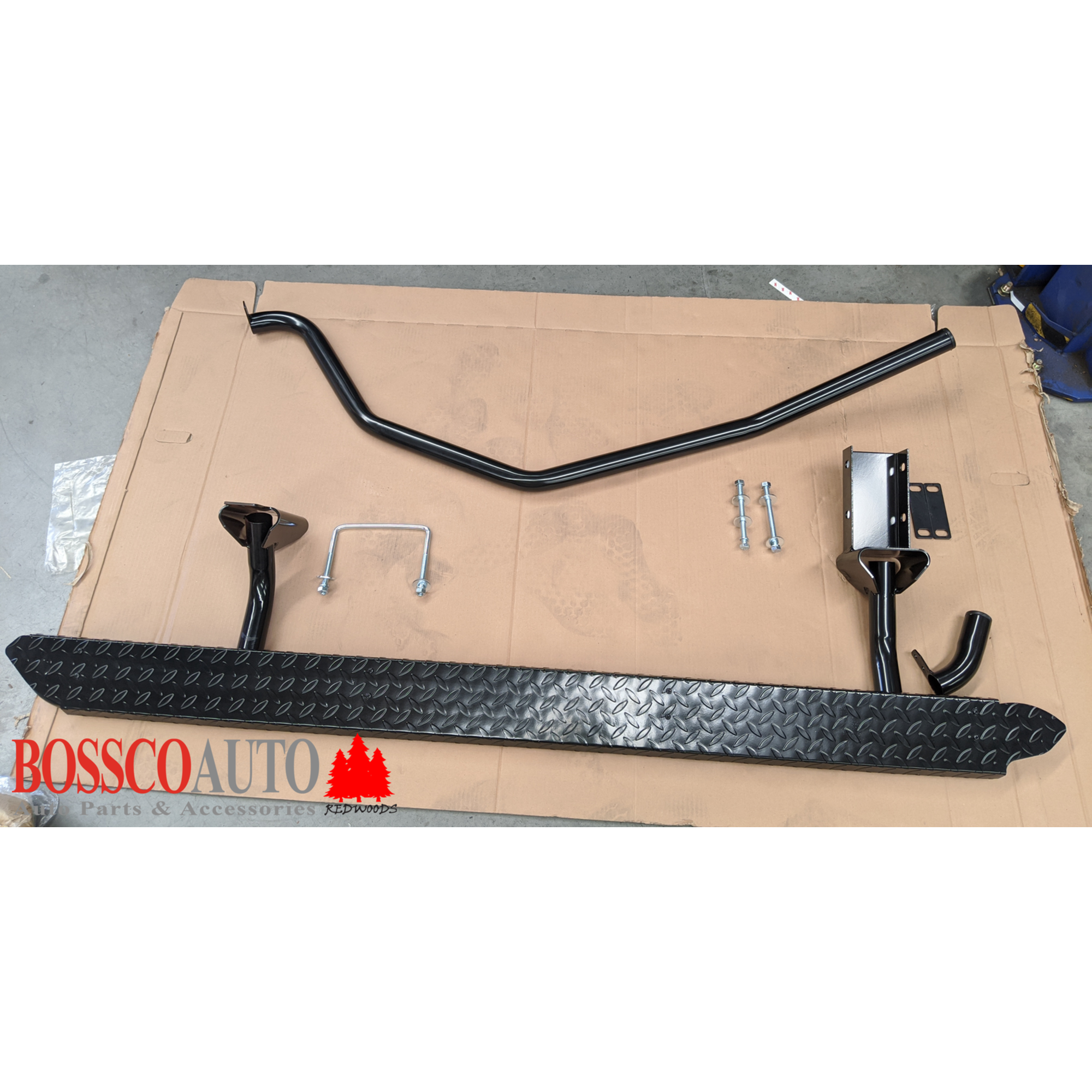 Heavy Duty Black Side Steps With Brush Bars Suitable For Toyota Hilux 2015-2024