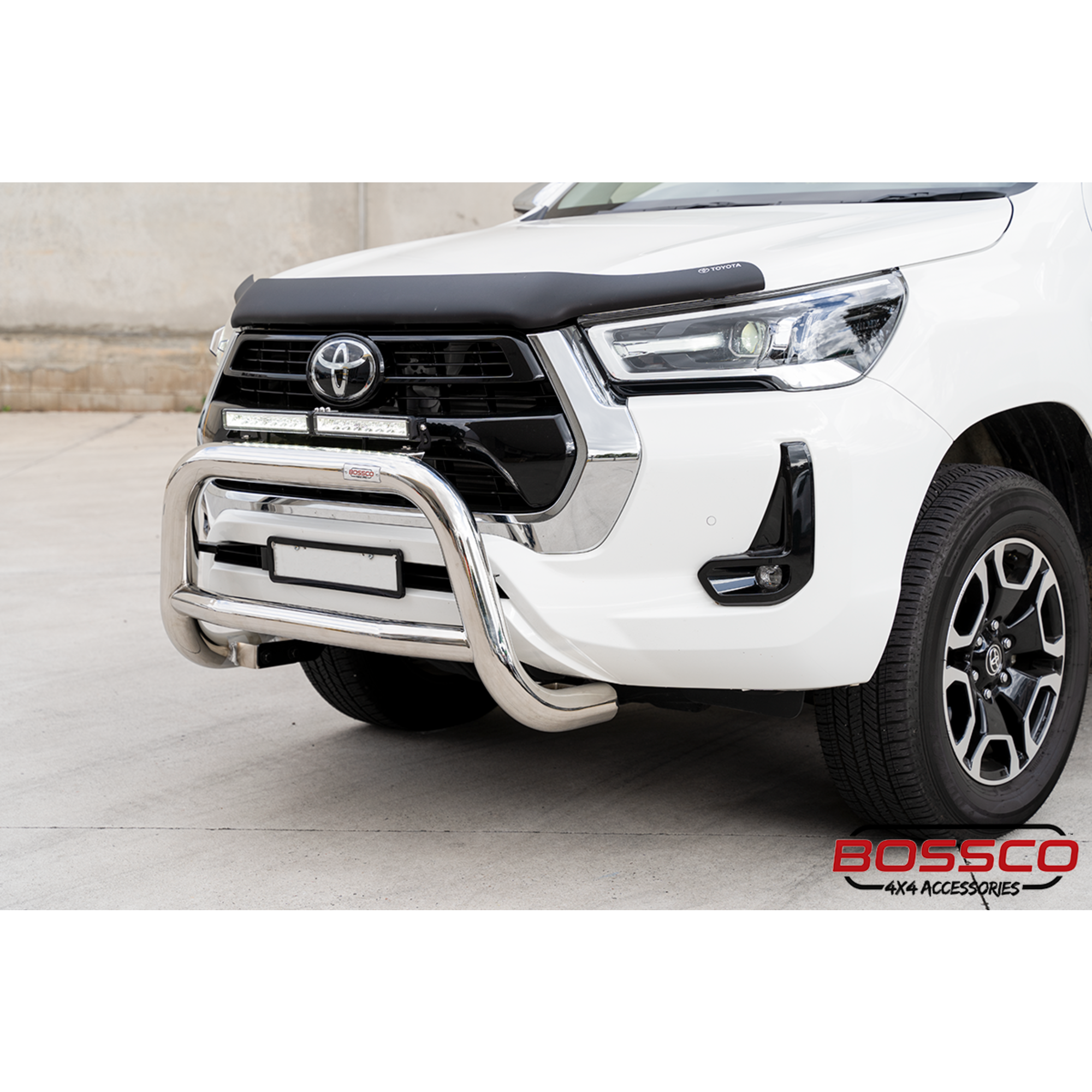 Black Nudge bar suitable for Toyota Hilux 2015-2019 w/ 20" Modular Single Row LED Light Bar