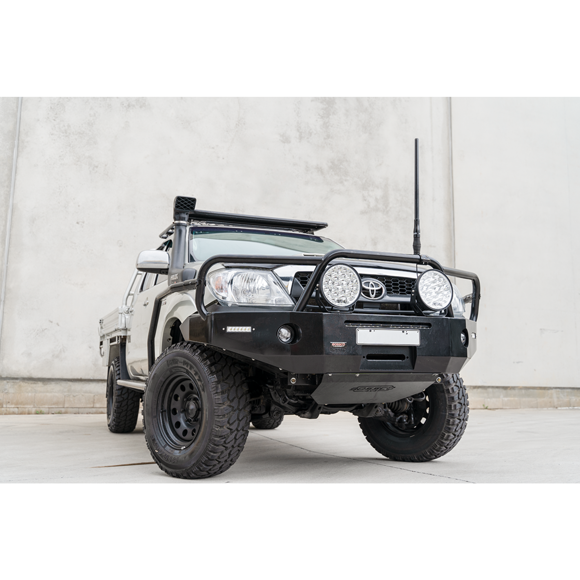 BEAST BAR Bumper Replacement Bull bar Suitable For Toyota Hilux N70 2005-2011