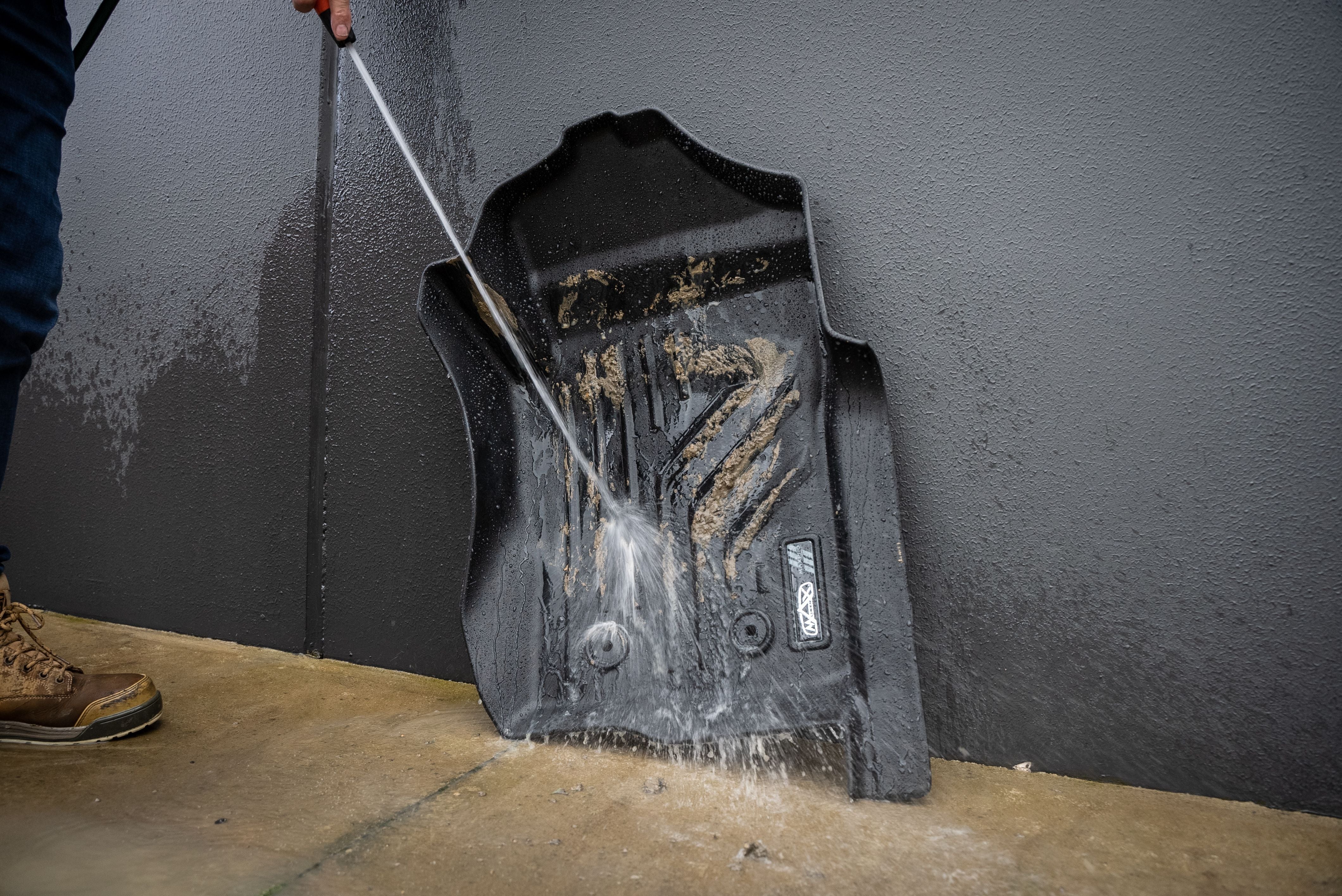 Floor Liners Suitable For NF Volkswagen Amarok 2022+ Rows 1 & 2