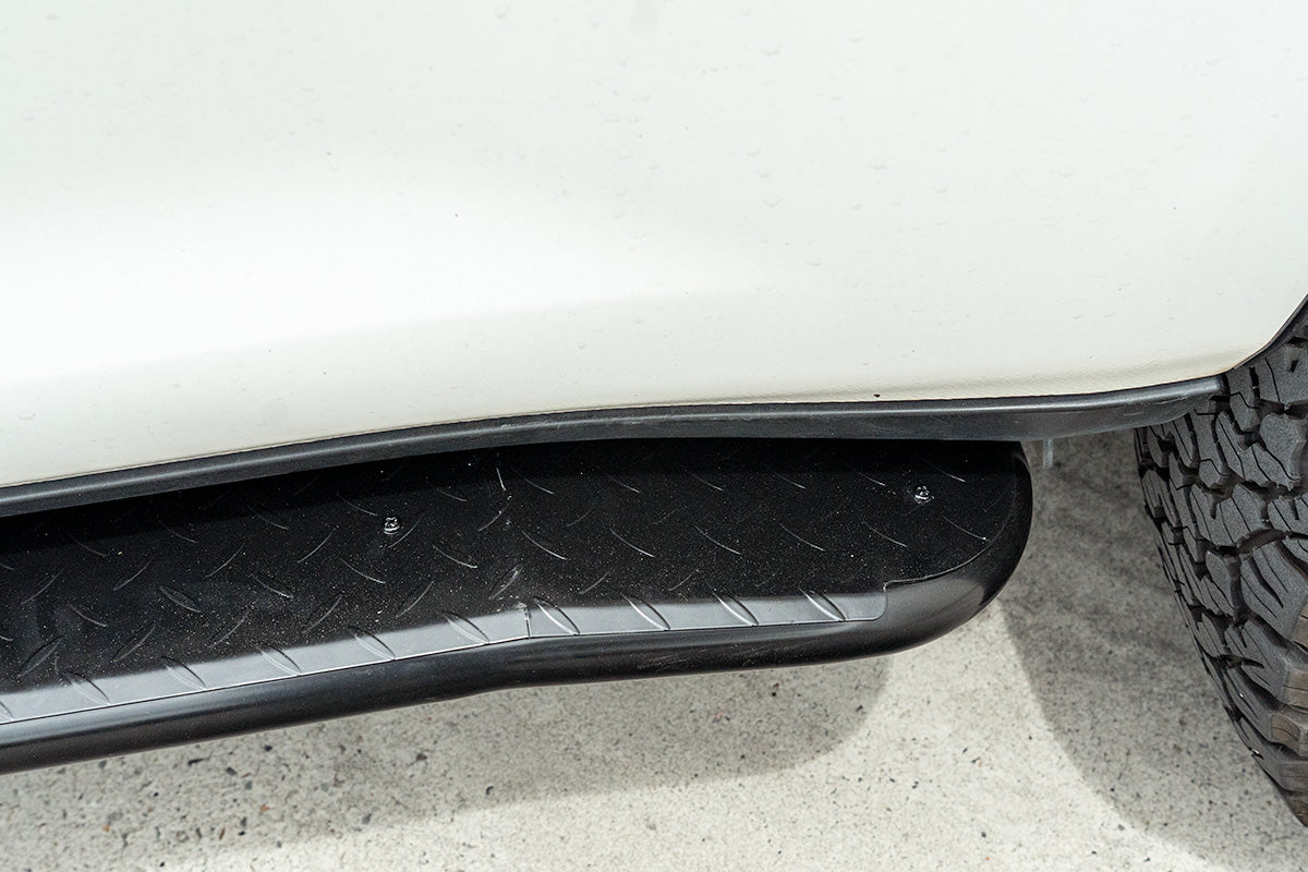 Heavy Duty Black Side Steps With Brush Bars Suitable For Toyota Landcruiser Prado 150 Series 2009-2023