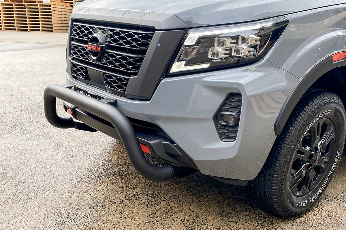 Sensor Compatible Black Nudge Bar Suitable For Nissan Navara 2021-2025