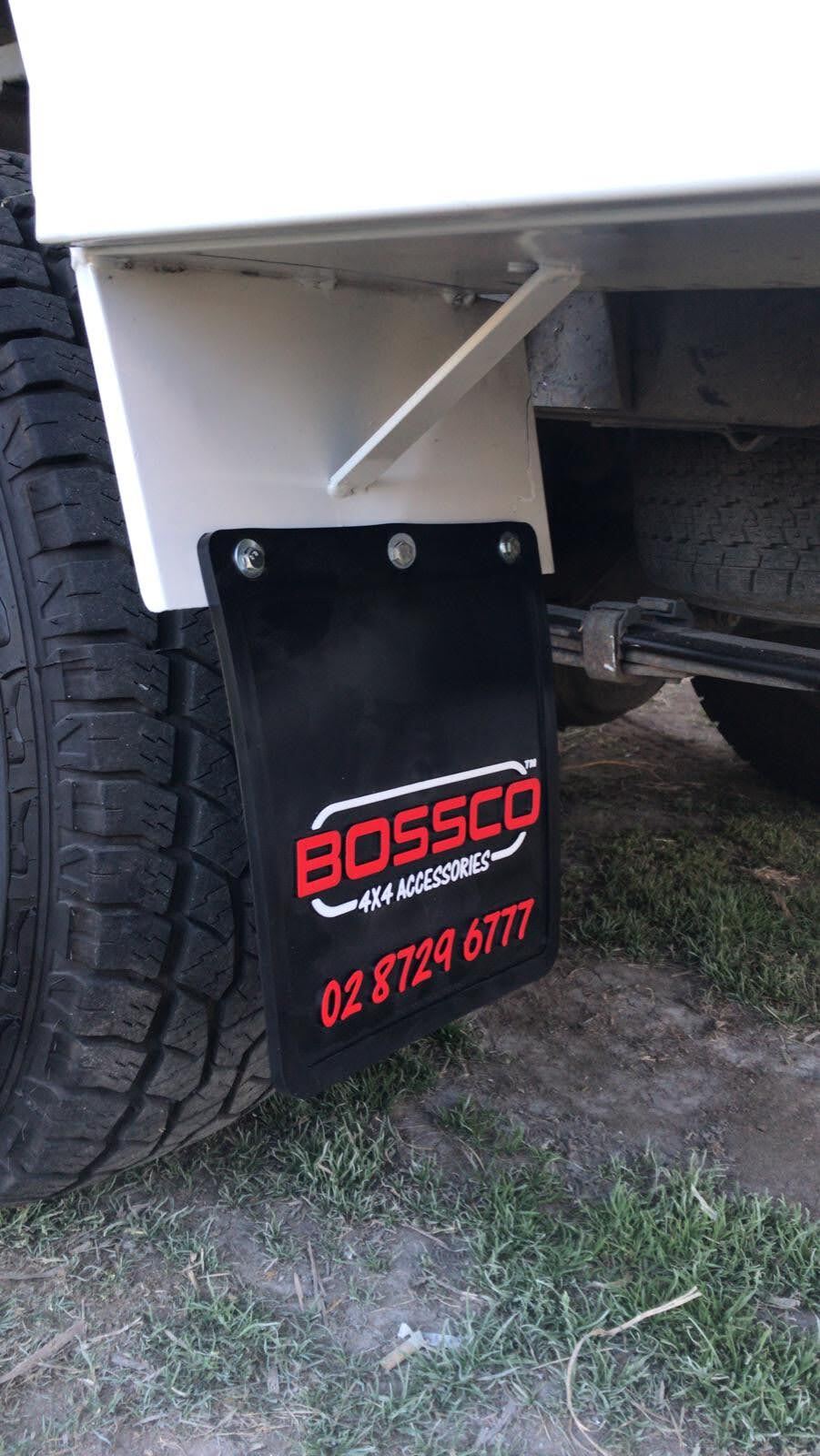 BOSSCO 250 x 230mm Black Mudflap Mud Flap Splash Guard For Trays - SINGLE