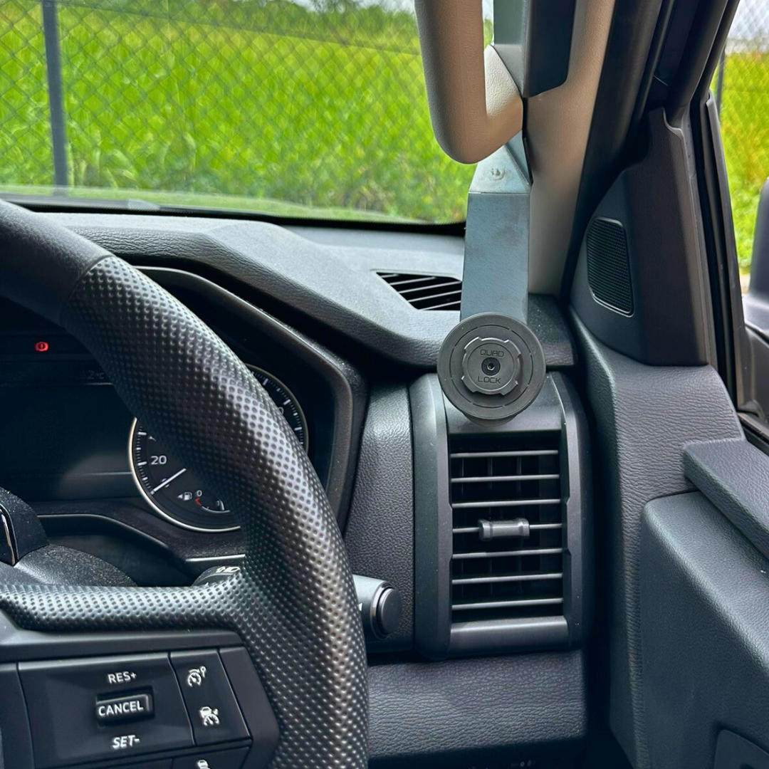 Mitsubishi Triton MV - Phone Mount
