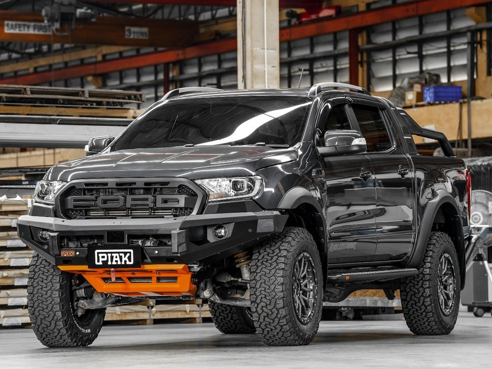 Elite Non Loop Bar (Black Recovery Points & Orange Bash Plate) for Ford Ranger (6/2015 to 5/2021) & Everest (7/2015 to 5/2022)