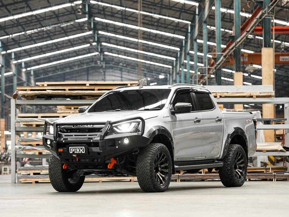 Elite Loop Bar (Orange Recovery Points & Black Bash Plate) for Isuzu D-Max (7/2020 to 10/2023)