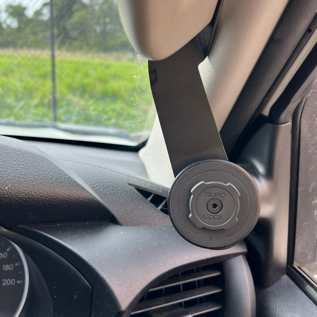 2005-2014 Toyota Hilux Phone Mount