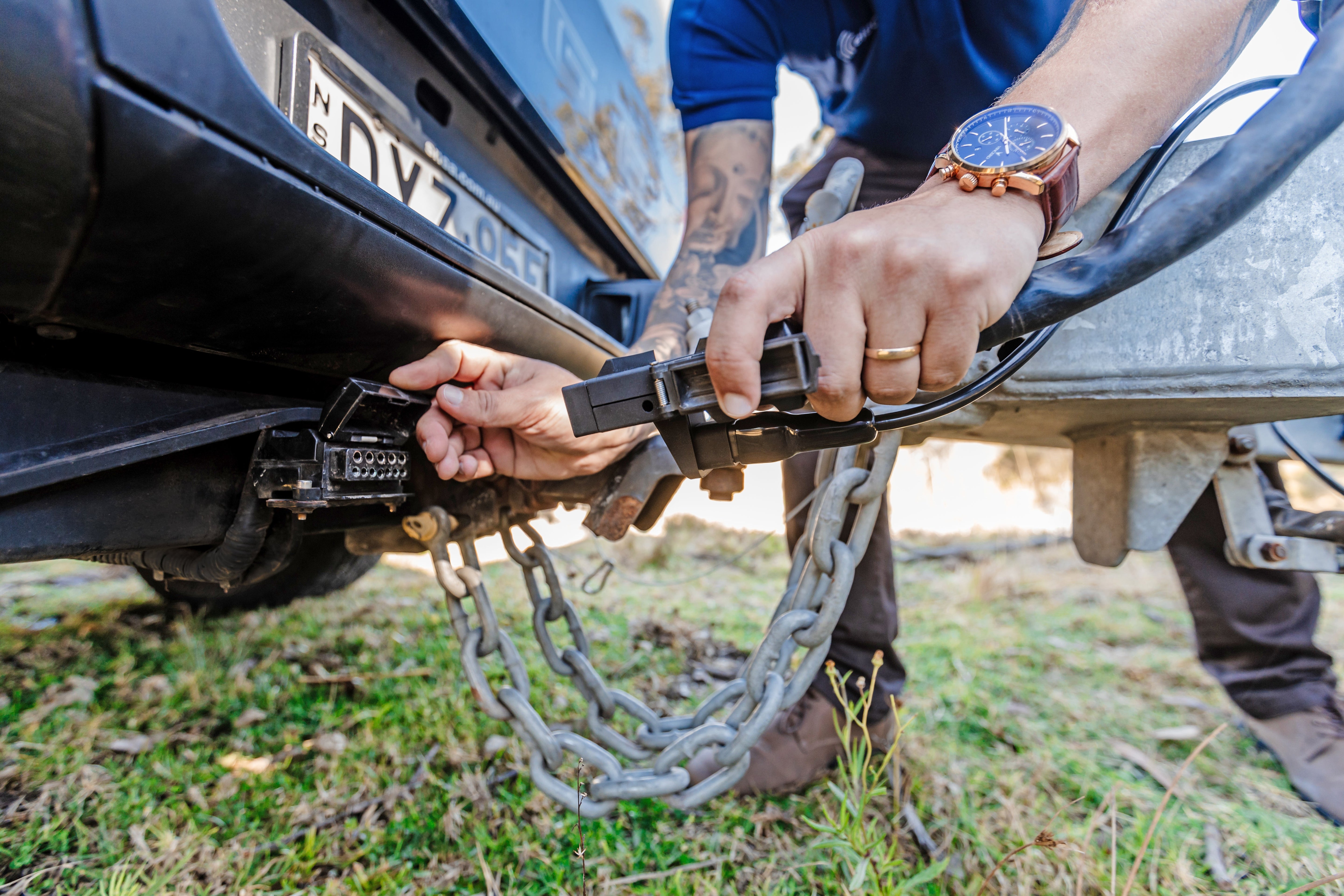 Bossco 4x4 Accessories Car Tow Bar installing on a rear bar of car bumper