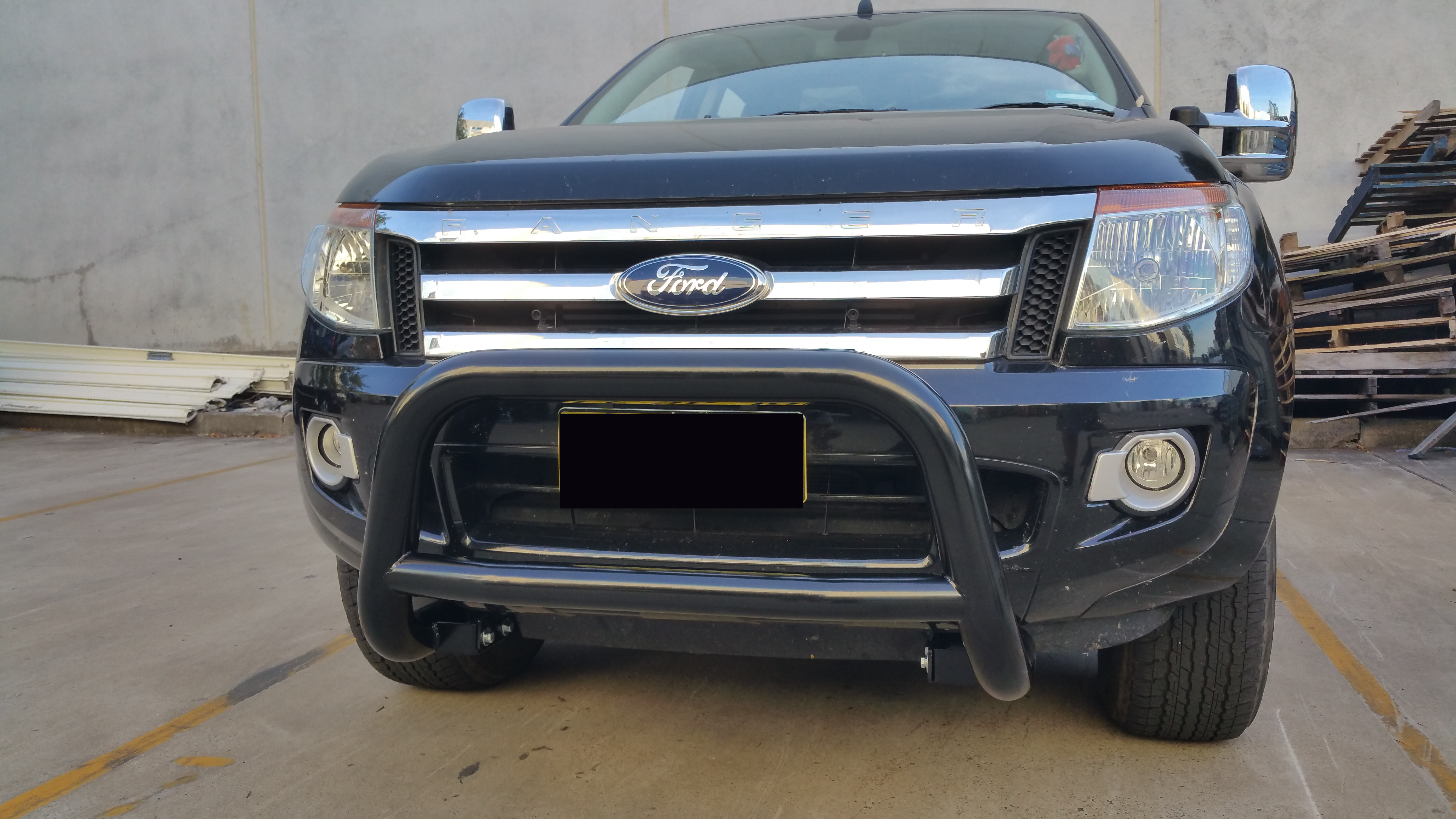 BLACK LOW Nudge Bar suitable for Ford Ranger PX 2012-2015
