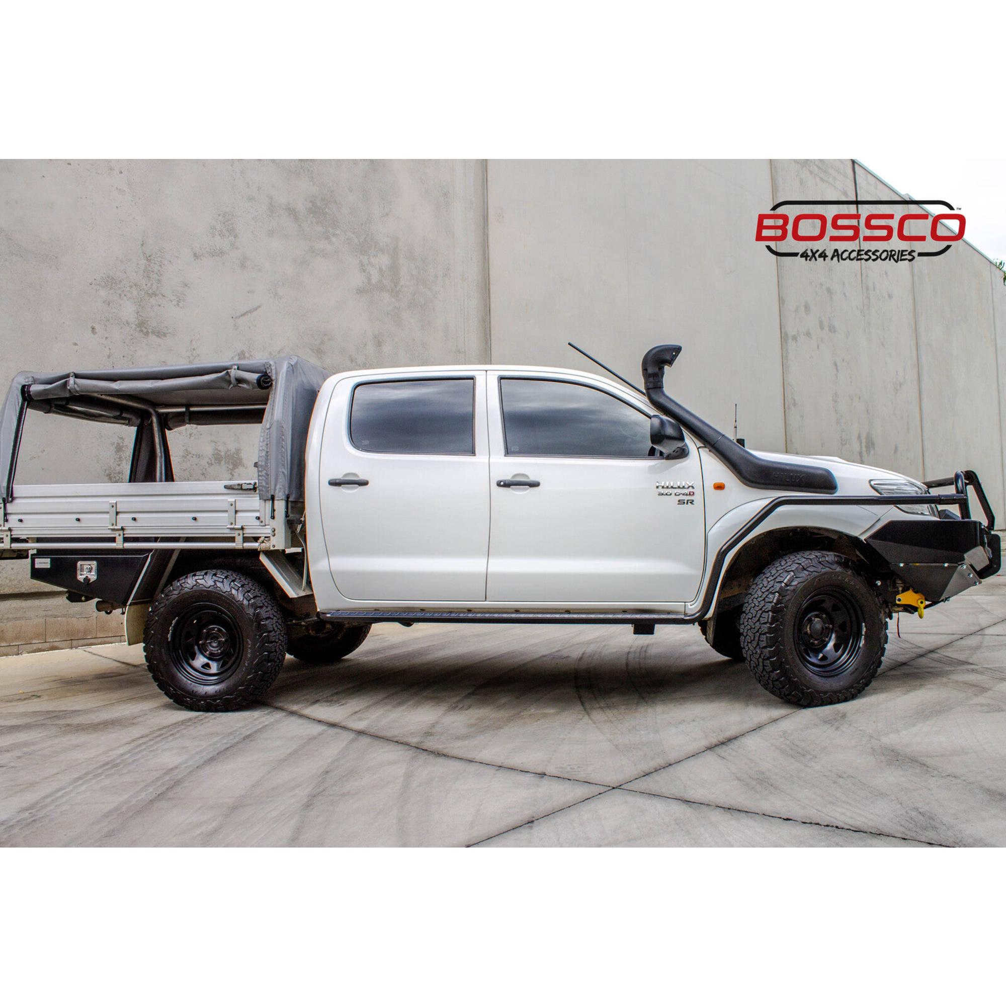 ADR APPROVED Front Bumper Bull Bar Bullbar and Heavy Duty Black Side Steps With Brush Bars Suitable For TOYOTA HILUX 2012-2015