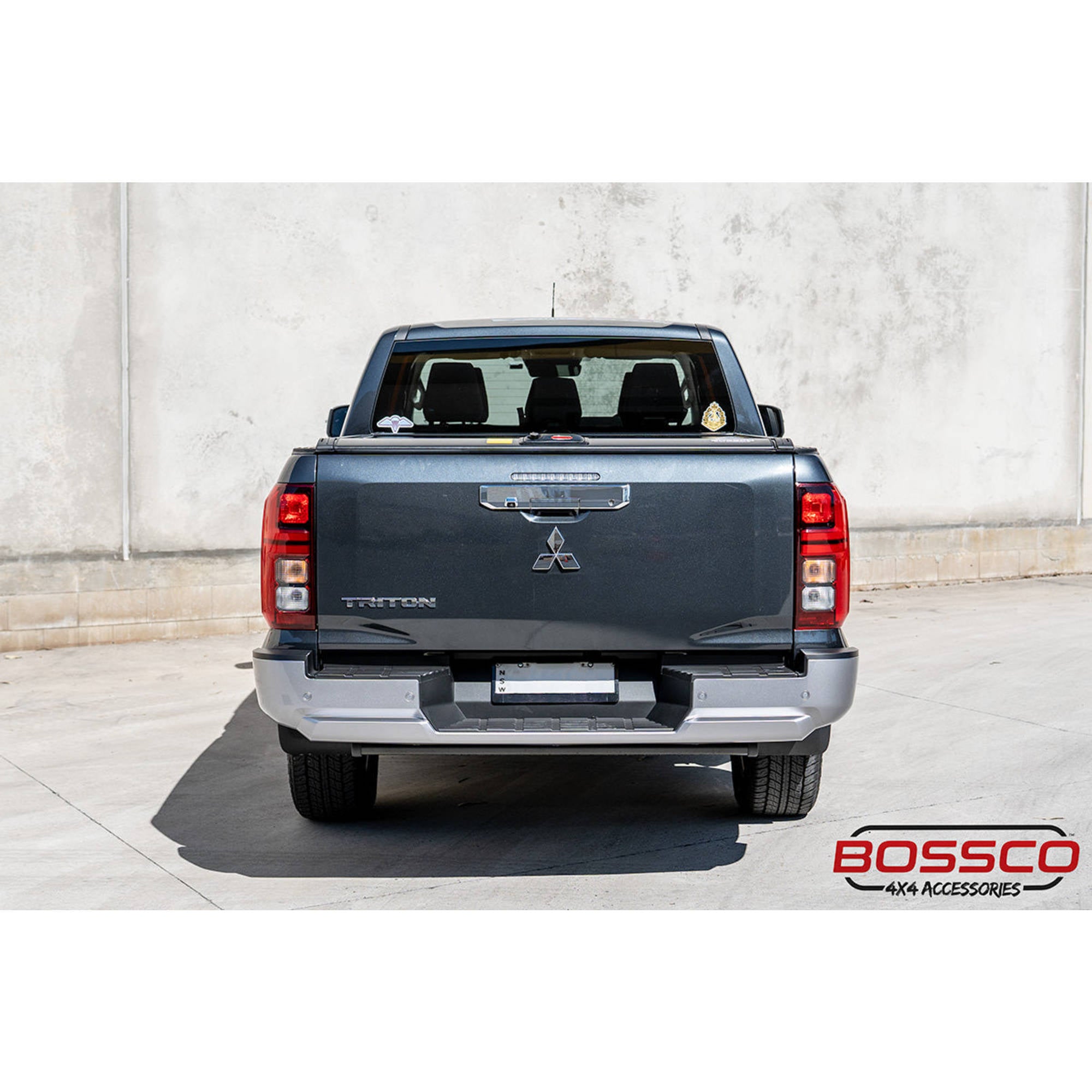 Manual Roller Shutter Tonneau Lid Suitable For Mitsubishi Triton MV 2023-2025
