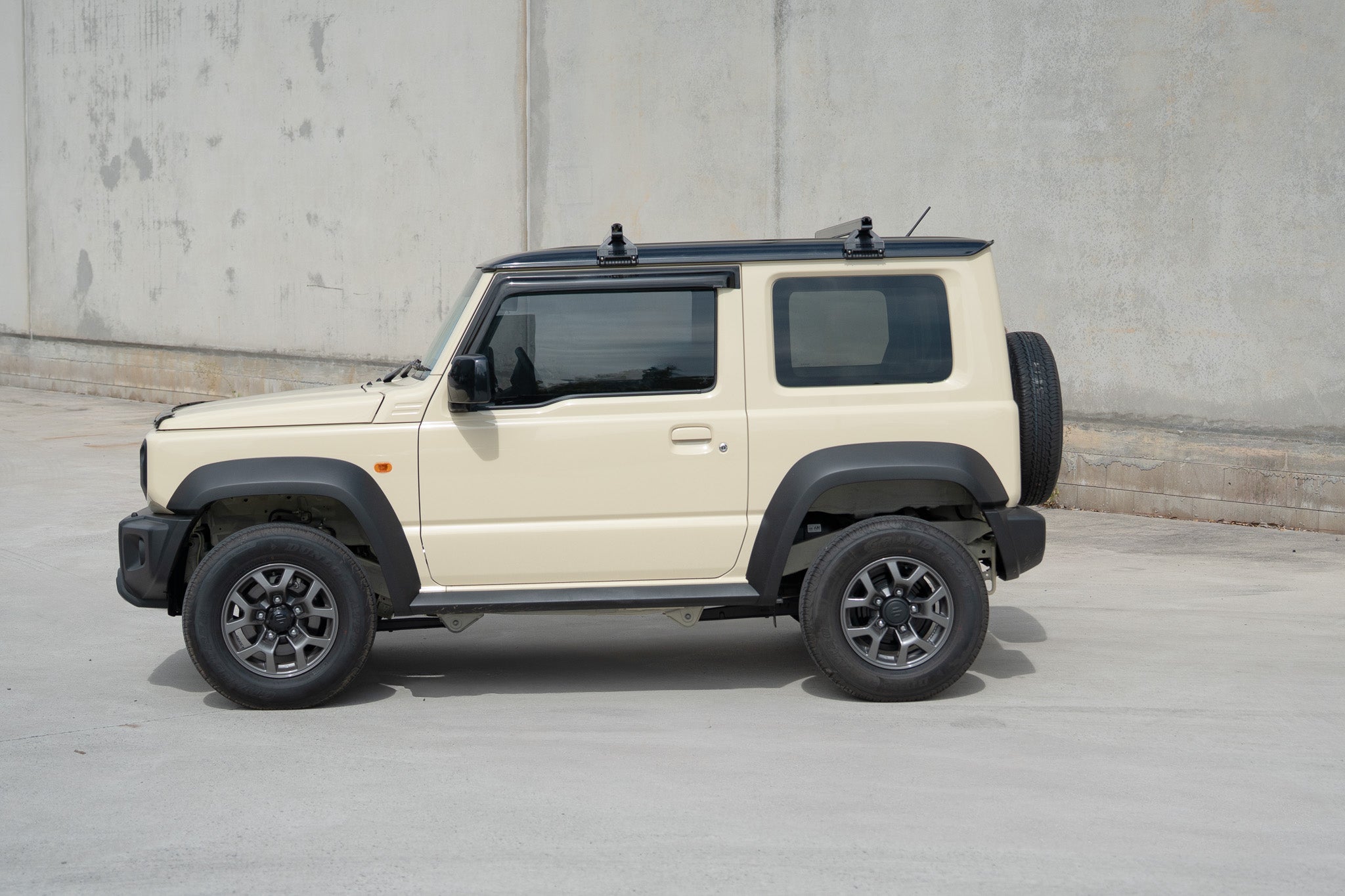 Black Square Heavy Duty Roof Racks Suitable For Suzuki Jimny 2018-2023 - 2 Bar
