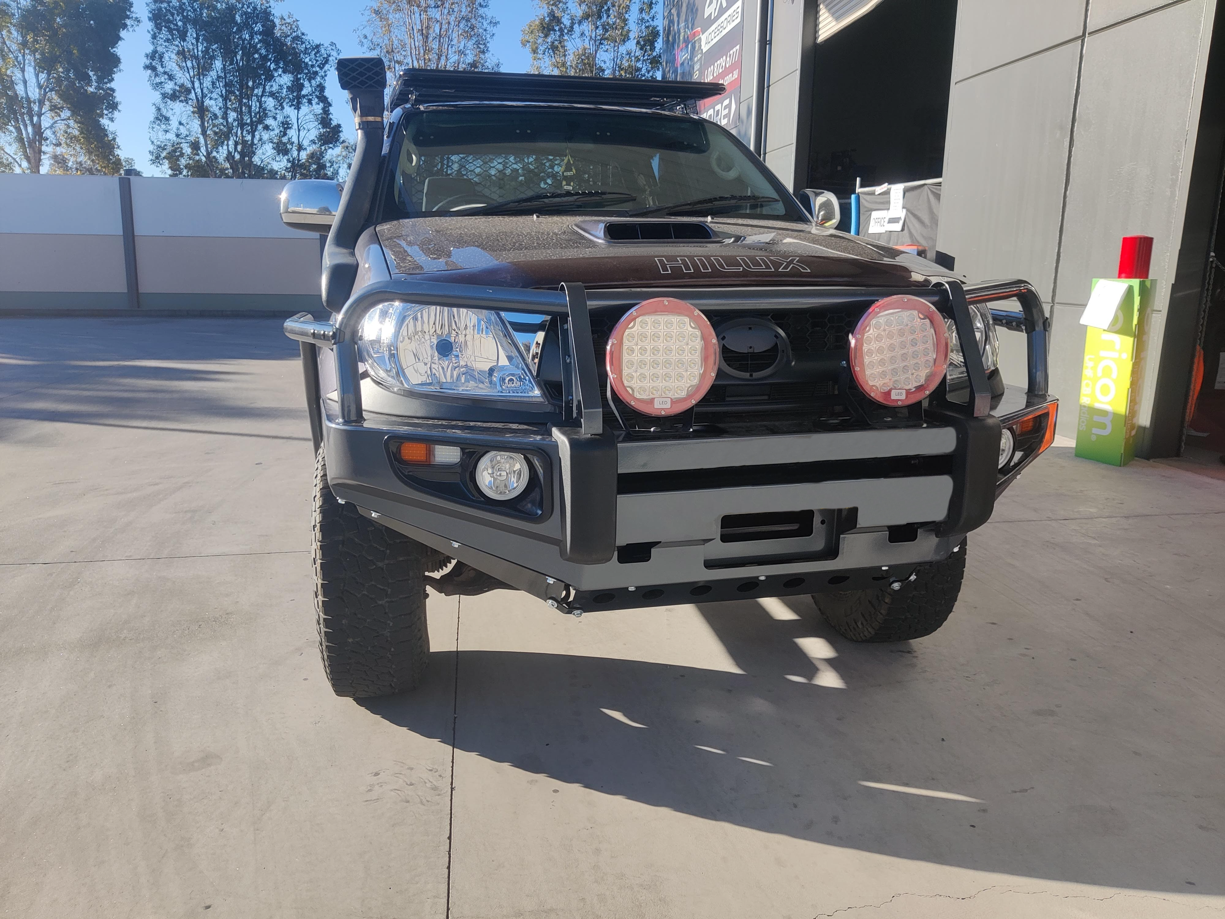 ADR APPROVED Front Bumper Replacement Bull Bar Bullbar Suitable for Toyota Hilux 2005-2011