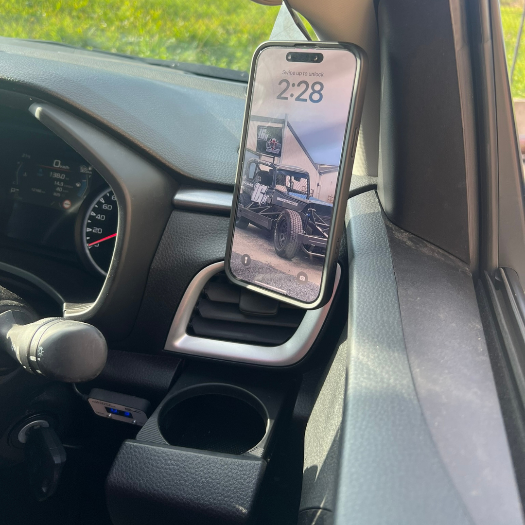 2021-2024 Isuzu D-Max Phone Mount