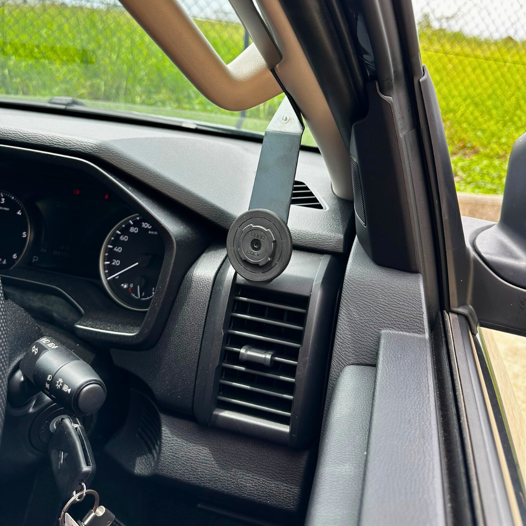 Mitsubishi Triton MV - Phone Mount