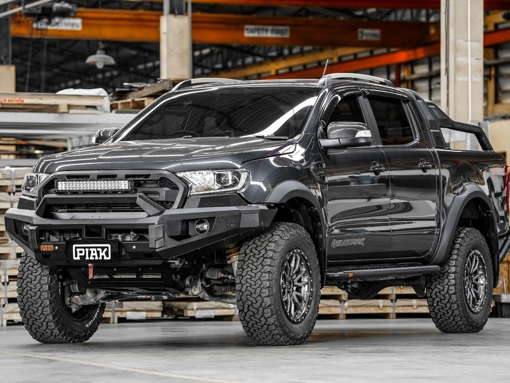 Elite Non Loop Bar (Black Recovery Points & Bash Plate) for Ford Ranger (6/2015 to 5/2021) & Everest (7/2015 to 5/2022)