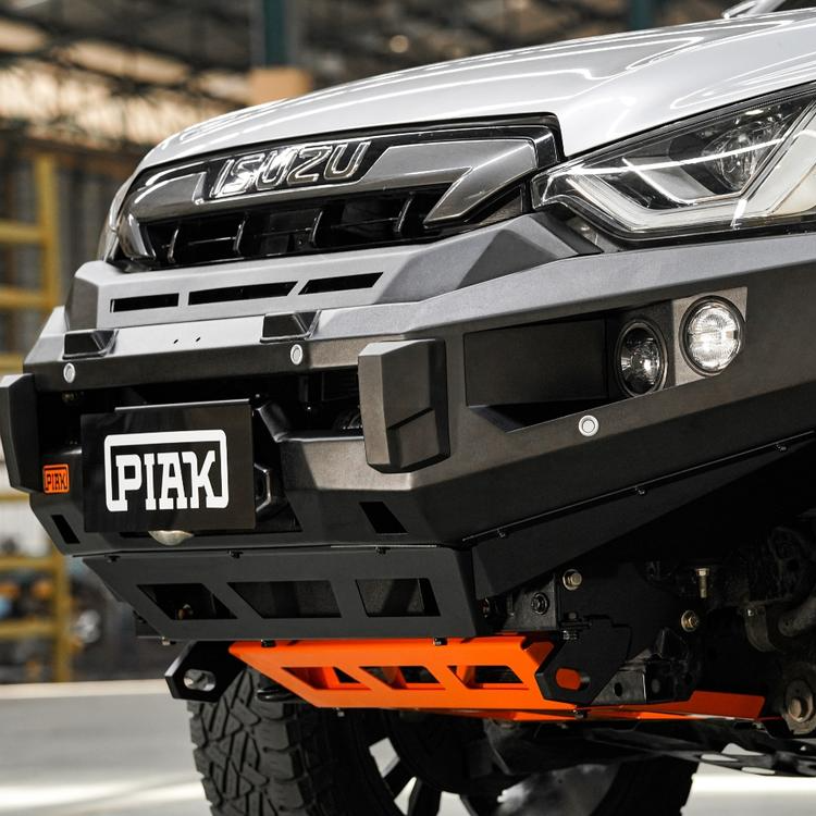 Elite No Loop Bar (Black Recovery Points & Orange Bash Plate) for Isuzu D-Max (7/2020 to 10/2023)