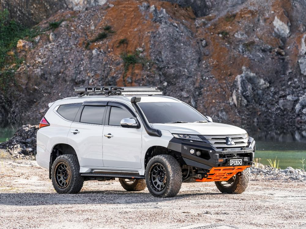 Elite No Loop Bar (Black Recovery Points & Orange Bash Plate) for Mitsubishi Pajero Sport (8/2020+)