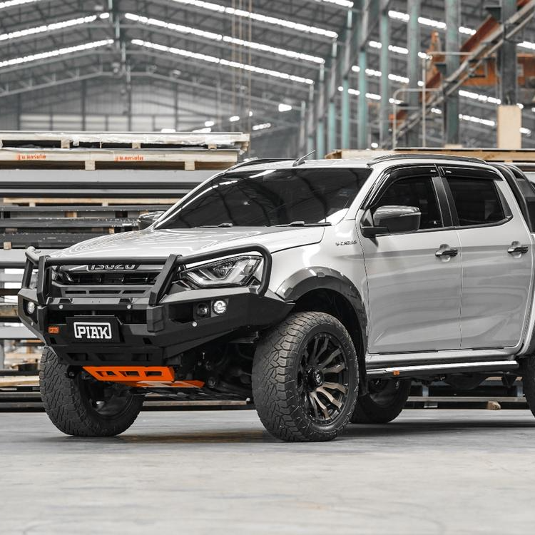 Elite Loop Bar (Black Recovery Points & Orange Bash Plate) for Isuzu D-Max (7/2020 to 10/2023)